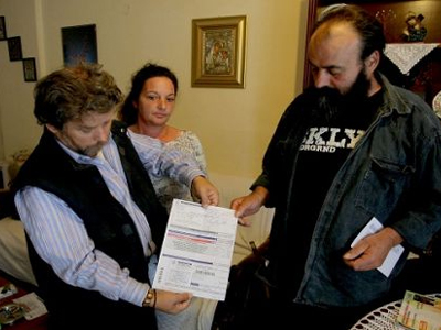 Έκοψαν το ρεύμα σε οικογένεια με εννέα παιδιά