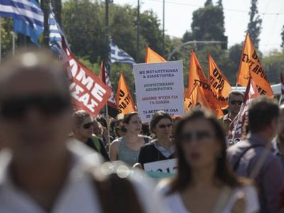 Η αστυνομία σταμάτησε τα πούλμαν των εκπαιδευτικών στα διόδια