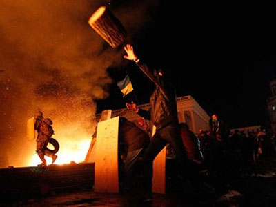 Ο διοικητής του ΝΑΤΟ καλεί σε διάλογο την ουκρανική στρατιωτική ηγεσία