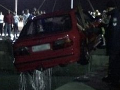 Όχημα «βούτηξε» στο λιμάνι του Πειραιά