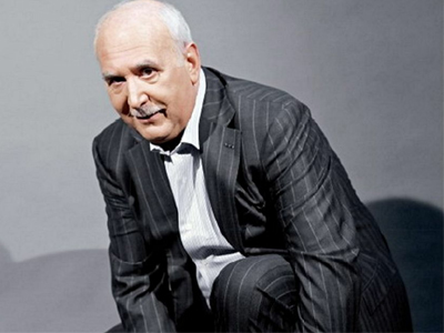 Περιμένει το πρώτο του εγγόνι!