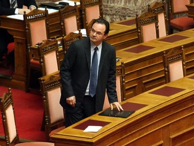 Οι 13 βουλευτές που θα απαρτίσουν την Προανακριτική για Παπακωνσταντίνου