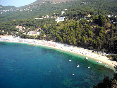 Πεντακάθαρα τα νερά της Πάργας