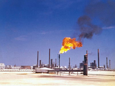 Γαλλία: Πιθανή απελευθέρωση στρατηγικών αποθεμάτων πετρελαίου Γαλλία: Πιθανή απελευθέρωση στρατηγικών αποθεμάτων πετρελαίου