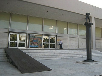 Επιμελήτρια της Πινακοθήκης καταγγέλλει επιχείρηση φίμωσής της