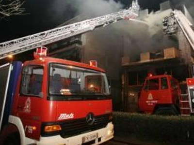 Στις φλόγες καφενείο στο Ηράκλειο