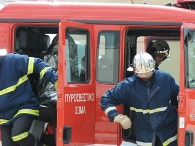 Λαμπάδιασε μπαλκόνι στον Βόλο