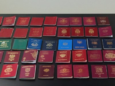 Εντοπίστηκε εργαστήριο κατασκευής πλαστών ταξιδιωτικών εγγράφων