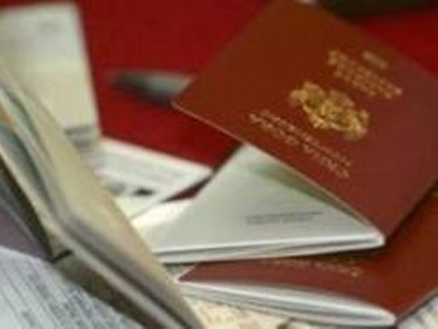 Επιχείρησε να ταξιδέψει με πλαστά έγγραφα