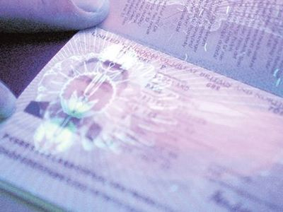 Συλλήψεις για πλαστά ταξιδιωτικά έγγραφα