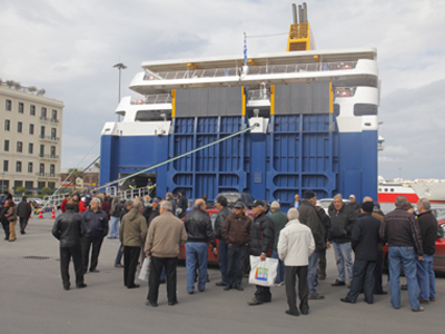 Στο πλευρό των ναυτεργατών τα σωματεία της ΣΤΑΣΥ