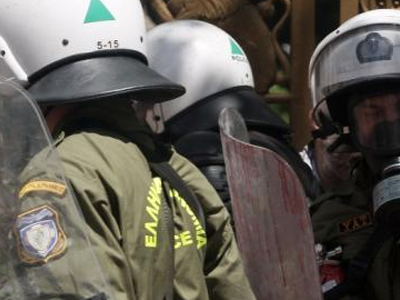 Πάτρα: Αντιεξουσιαστές επιτέθηκαν σε τρεις αστυνομικούς