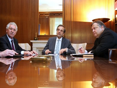 Τηλεφωνική επικοινωνία Σαμαρά με Βενιζέλο-Κουβέλη