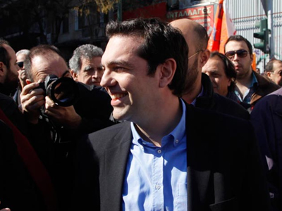 Πορεία βουλευτών του ΣΥΡΙΖΑ το απόγευμα