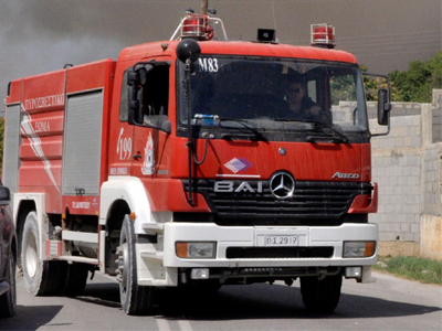 Πυρκαγιά στο Μενίδι τα ξημερώματα