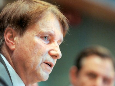 Διευθυντήριο δίπλα στον πρωθυπουργό «στήνει» ο Ράιχενμπαχ