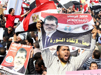 Καλούν σε συγκεντρώσεις στήριξης του Μόρσι