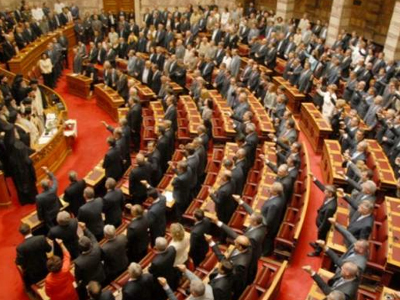 Έψαχνε τη γυναίκα του ο βουλευτής