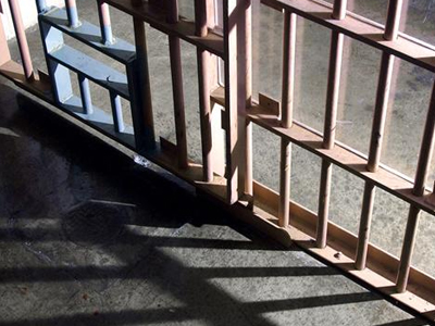 Ρωσία: Αστυνομικοί ξυλοκόπησαν μέχρι θανάτου κρατούμενο