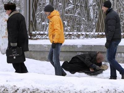 Ρωσία: Πάνω από εκατό νεκροί από το ψύχος το 2012