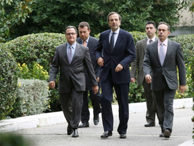 Επιμένει σε «καθαρή εντολή» ο Σαμαράς