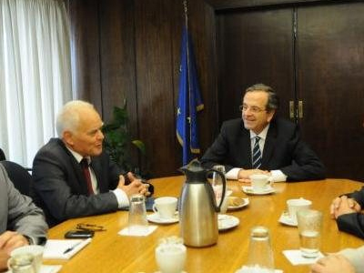 Συνάντηση Σαμαρά – Μανιτάκη για τη διαθεσιμότητα στο Δημόσιο