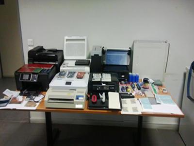 Εντοπίστηκε εργαστήριο κατασκευής πλαστών εγγράφων