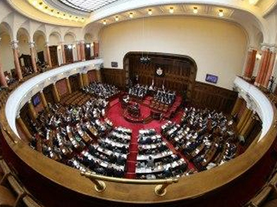 Σερβία: Το κοινοβούλιο ενέκρινε τον προϋπολογισμό