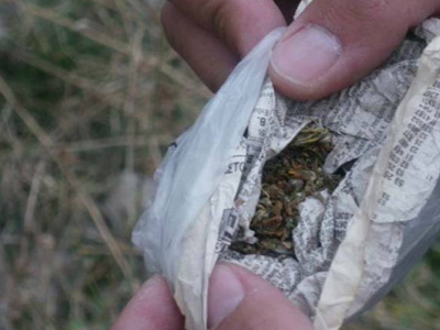 Τρεις συλλήψεις για ναρκωτικά στην Αττική