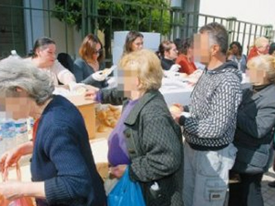 Διανύουν χιλιόμετρα για να φάνε στα συσσίτια
