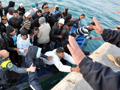 Σκάφη με παράνομους μετανάστες έφτασαν στη Λαμπεντούζα