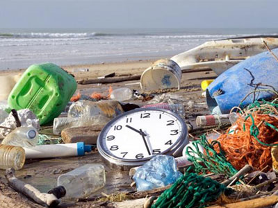 Οι θάλασσες πνίγονται στα σκουπίδια