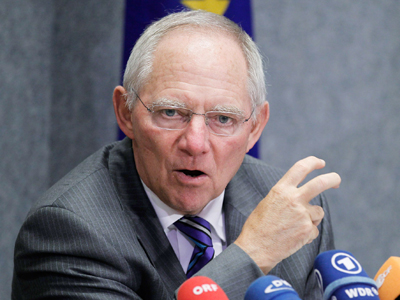 Β. Σόιμπλε: «Η Γαλλία θα τηρήσει τους ευρωπαϊκούς κανονισμούς»