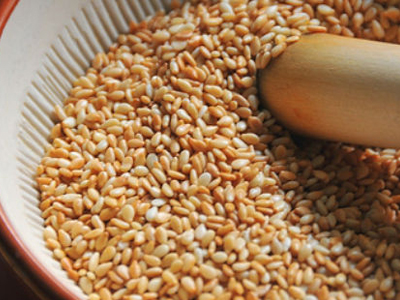 Σουσάμι, ταχίνι, χαλβάς: Οι ευεργετικές τους ιδιότητες