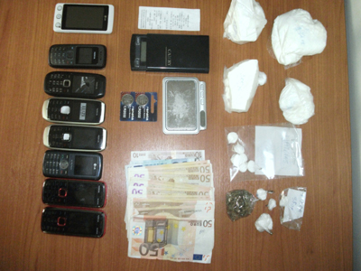 Εξαρθρώθηκε σπείρα διακίνησης ναρκωτικών
