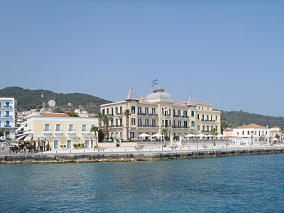 Σπέτσες: Παροχή συνδρομής σε ιστιοφόρο