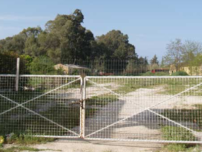 Στο σφυρί πρώην στρατόπεδο στην Πρέβεζα