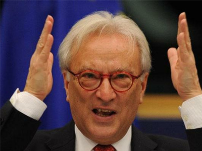 Σβόμποντα: Σκάνδαλο ότι ο Μπαρόζο «δεν έχει πάει στην Ελλάδα ούτε μια φορά»