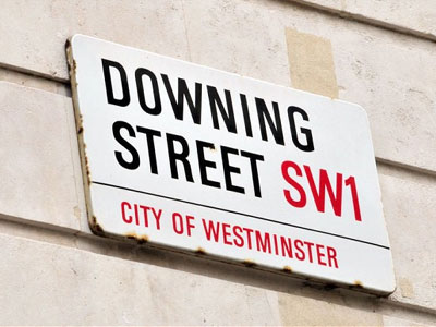 Συνελήφθησαν τρεις πράκτορες επειδή αντάλλασσαν άσεμνες φωτογραφίες