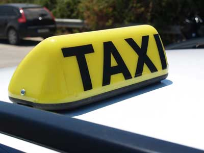 Σταματούν τα ταξί τη μεταφορά μαθητών στη Φιλιππιάδα Σταματούν τα ταξί τη μεταφορά μαθητών στη Φιλιππιάδα