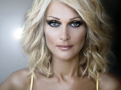 Πώς αισθάνεται μακριά από την κόρη της;