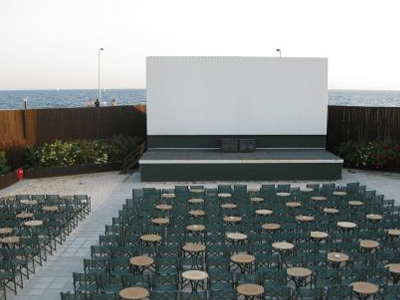 Στον θερινό… κινηματογράφο της Βουλής