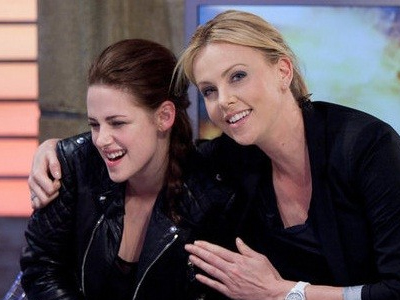 Ταξίδι αστραπή για Theron – Stewart