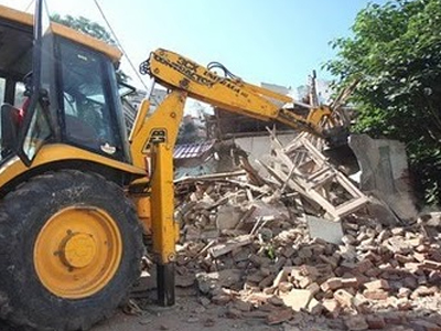 Επικίνδυνα κτίσματα κατεδάφισαν οι υπηρεσίες του Δήμου Θεσσαλονίκης