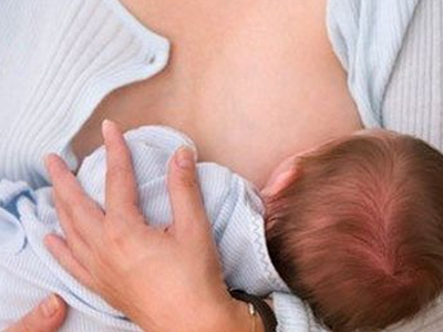 Δημόσιος θηλασμός στην Καβάλα Δημόσιος θηλασμός στην Καβάλα