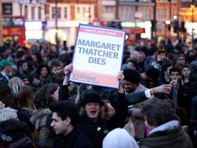 Γιόρτασαν τον… θάνατο της Θάτσερ Γιόρτασαν τον… θάνατο της Θάτσερ