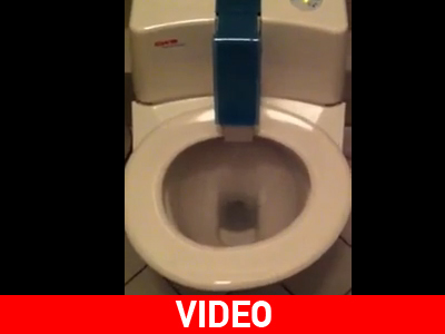 Η τουαλέτα που καθαρίζεται μόνη της Η τουαλέτα που καθαρίζεται μόνη της