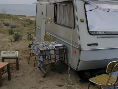 Έκρυβαν ναρκωτικά σε τροχόσπιτο