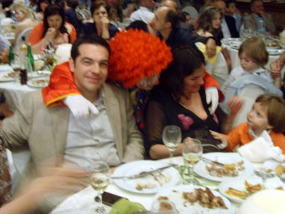 Σε γαμήλιο τραπέζι ο Τσίπρας