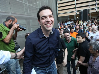 Süddeutsche Zeitung: «Ο Τσίπρας χαμογελά και η Ελλάδα διαλύεταιι»